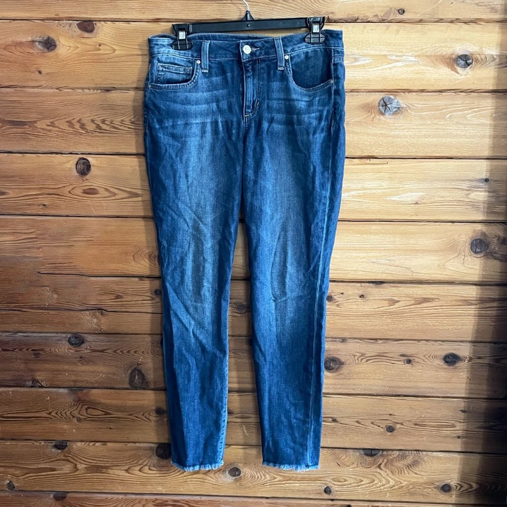 Joe's Jeans Skinny Leg Ankle Fray Hem in Medium Blue Wash Blanche Size 28